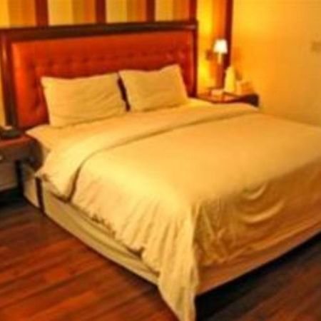 Hotel Metro Continental Делхи Екстериор снимка