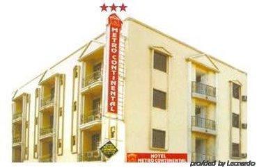 Hotel Metro Continental Делхи Екстериор снимка
